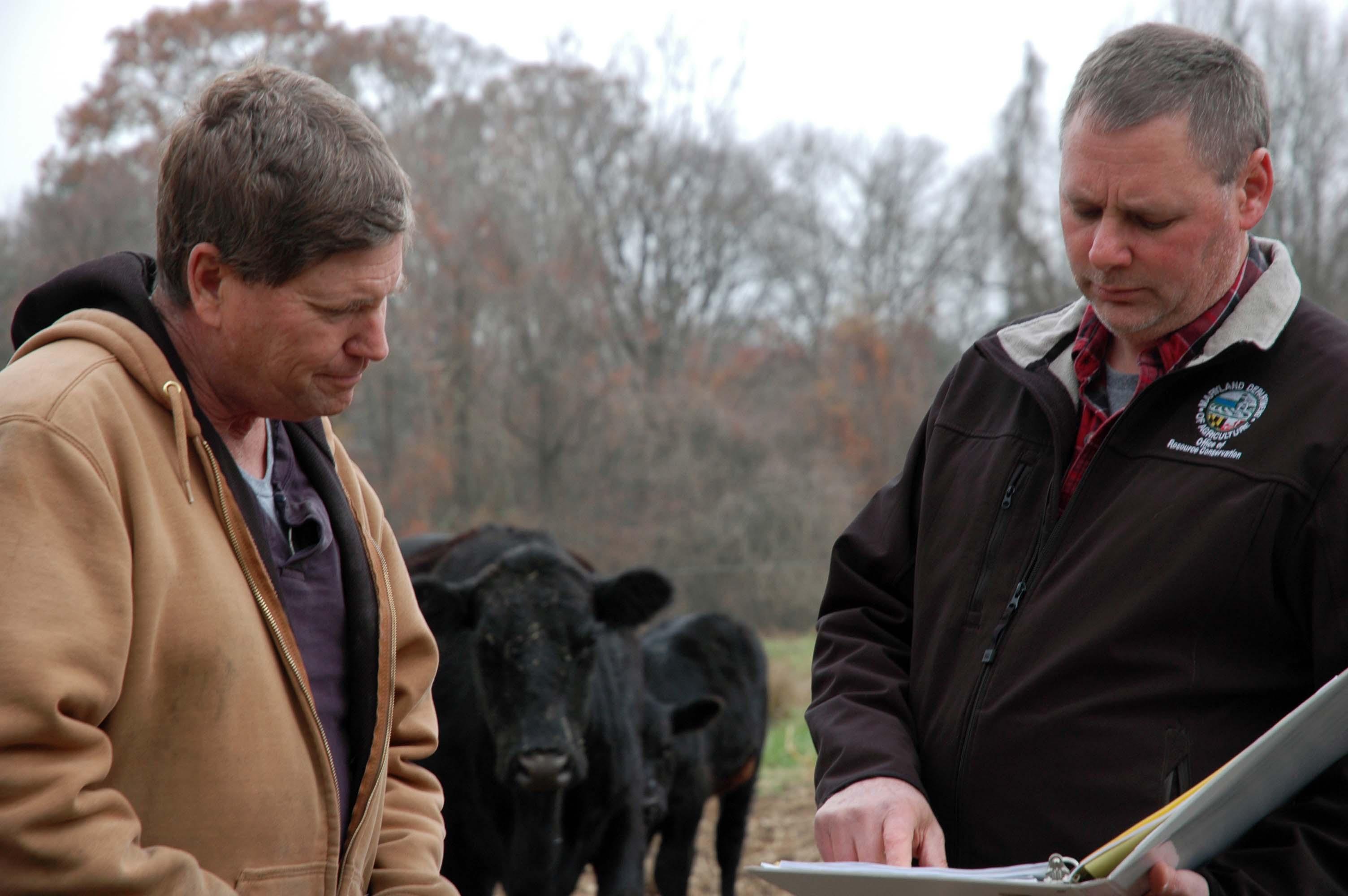 Maryland Department of Agriculture Consulting with producer, Image credit: Maryland Department of Agriculture