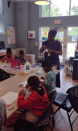 Jennifer Dixon Cravens works with a youth group
