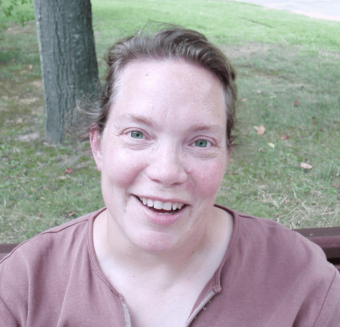 Paula Becker Headshot